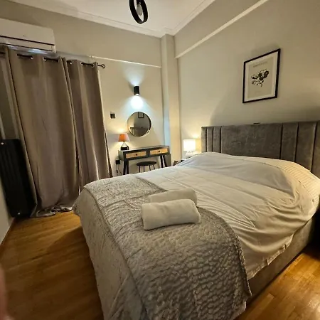 Stylish Fully Renovated - Koukaki Apartment Athens